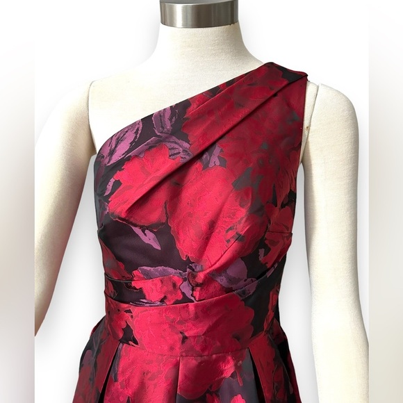 CARMEN MARC VALVO INFUSION One-Shoulder Brocade Ball Gown size 2 - Picture 8 of 12